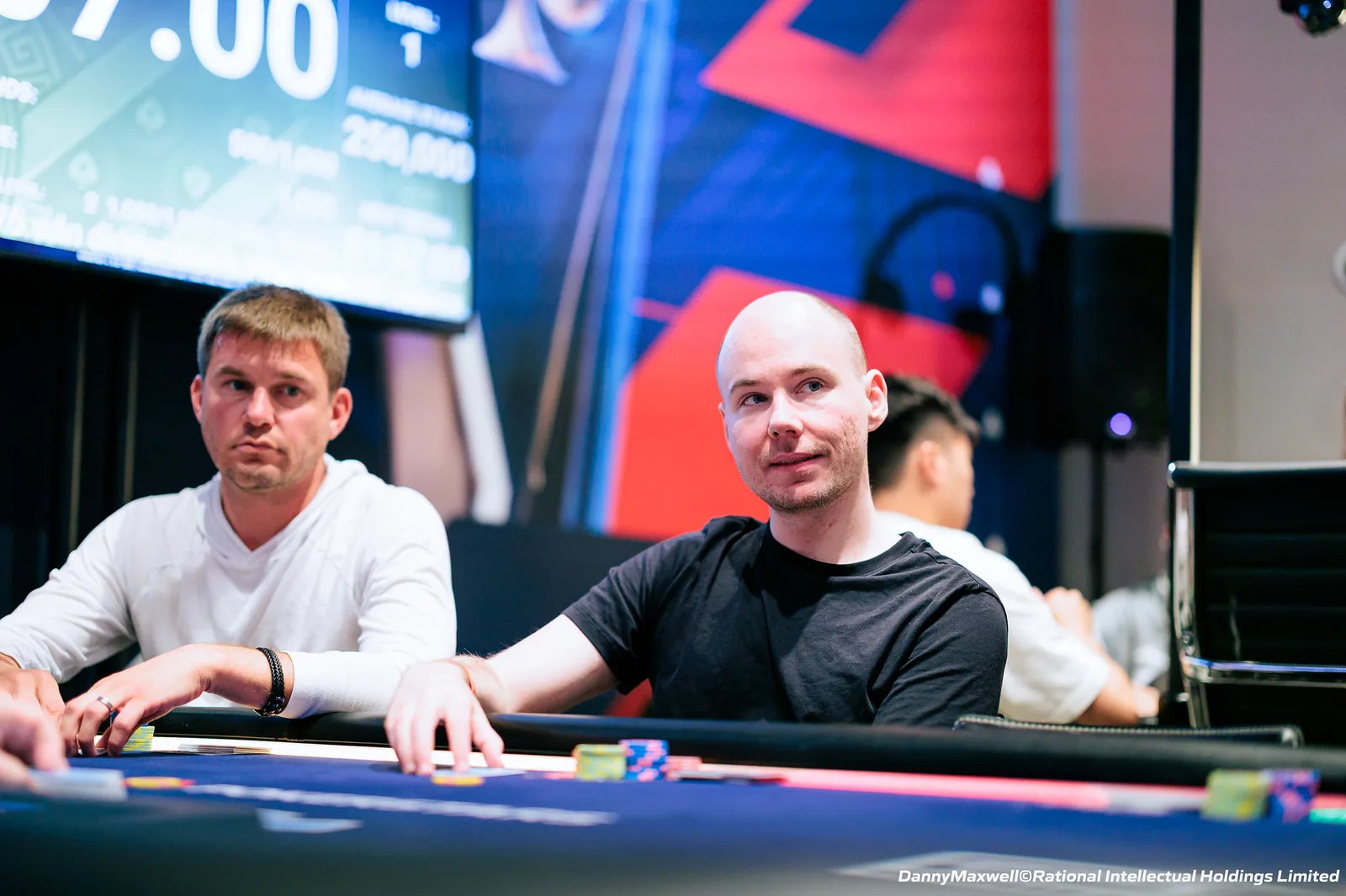 EPT Paris Day 5 – DACH slump and 5 left before €551,090 PSO ME title award, Schwecht chip leader in the High Roller!