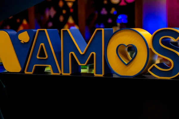 King’s Resort – Pre-weekend rush in the Vamos Main Event Day 1B!