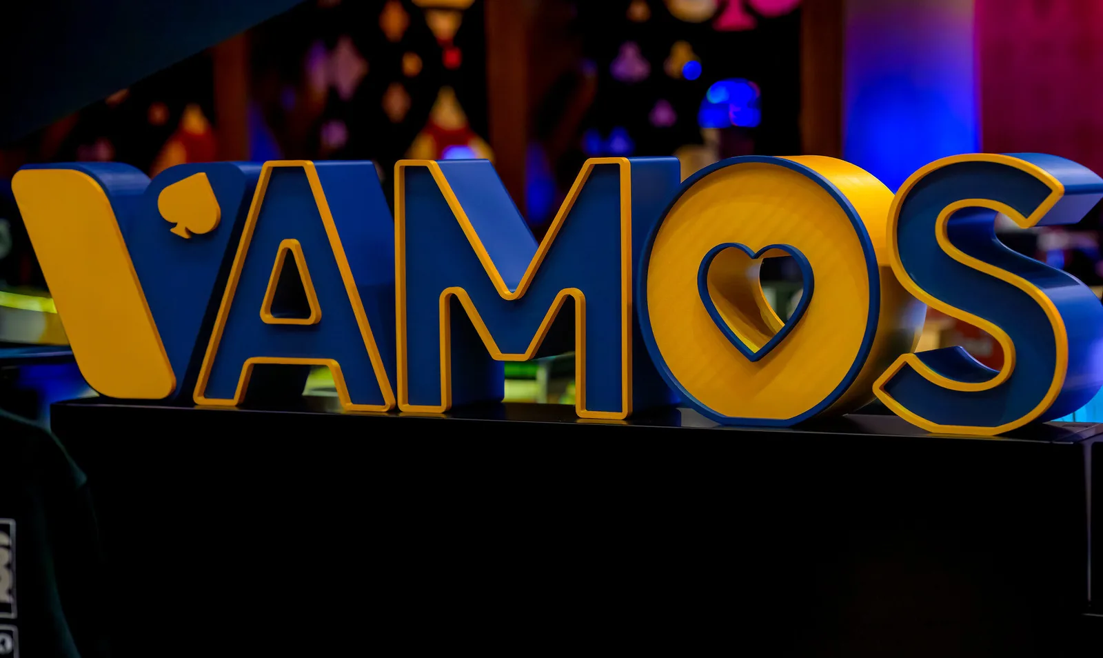 King’s Resort – Pre-weekend rush in the Vamos Main Event Day 1B!
