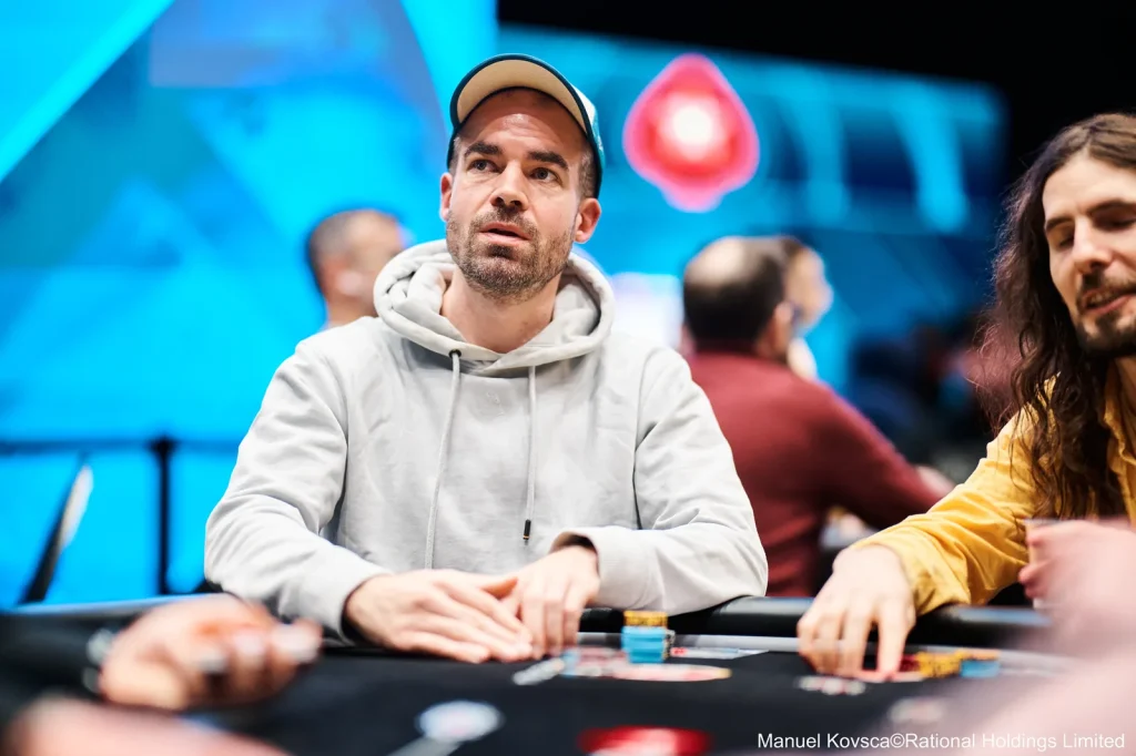 EPT Paris Main Event – Felix 'xflixx' Schneiders jumps into Day 2 with a large group of DACH players!