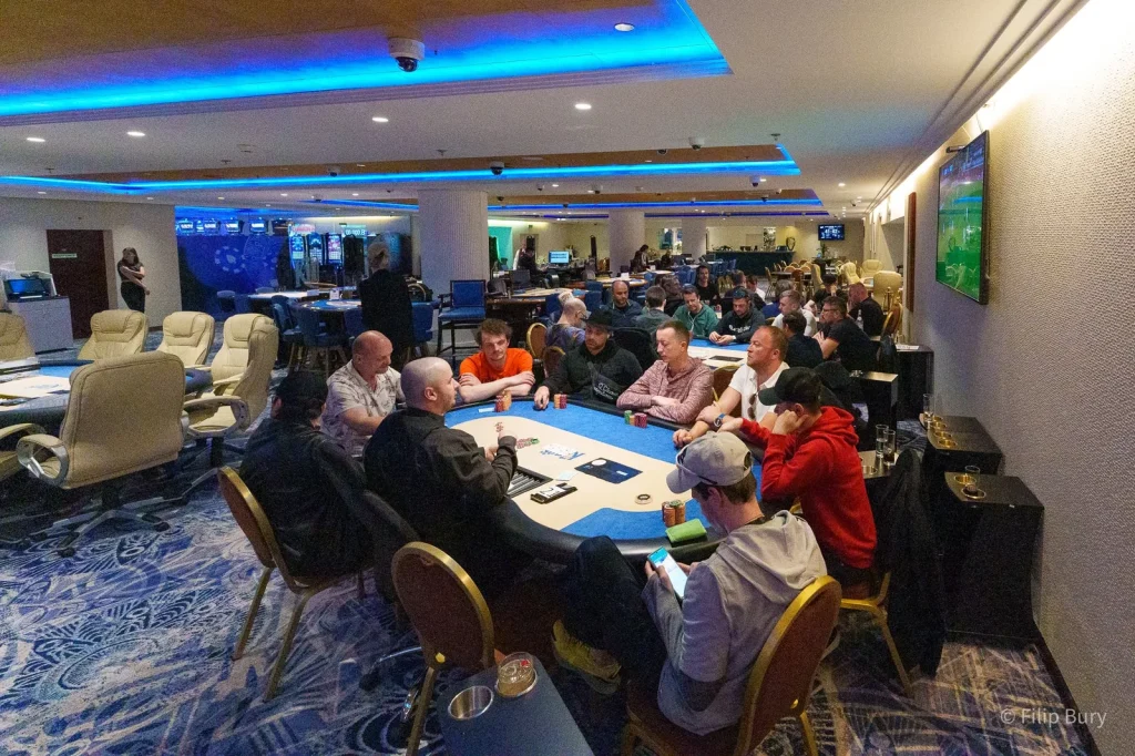 King’s VPT Side Events – "Toni" wins Friday Night, "masgambling" Open Face Chinese!