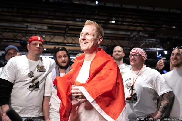 "xflixx" becomes EPT Paris Main Event Runner-Up for an incredible €717.350, Abreu wins!