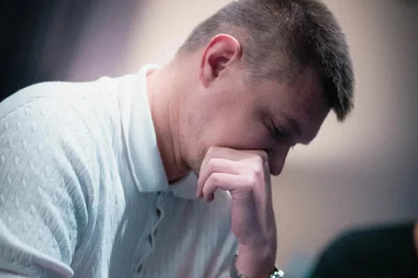 Pavel Izotov leads before the final of the King’s Million PLO Opener!