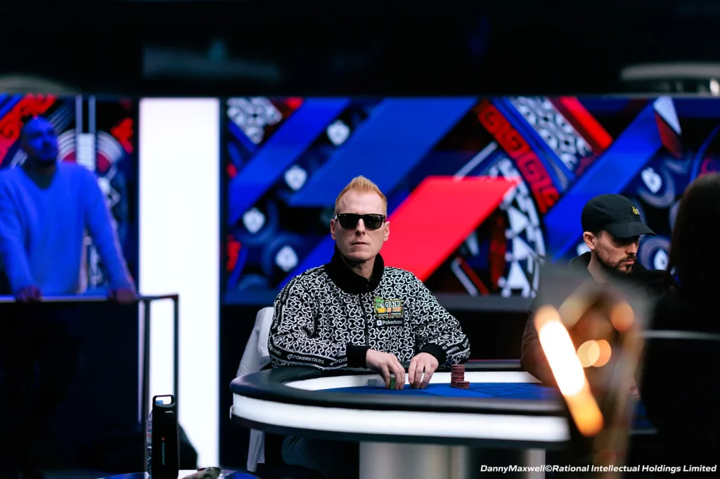 "xflixx" becomes EPT Paris Main Event Runner-Up for an incredible €717.350, Abreu wins!