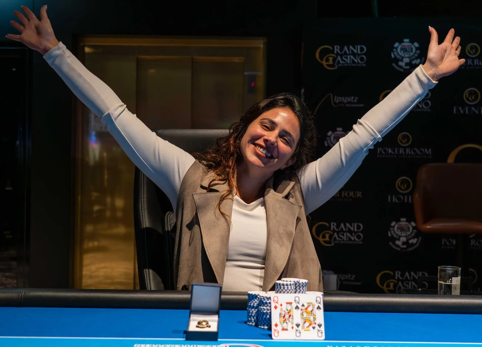 Mor takes the Ladies Ring, Kraft prevails in the PLO Ring Event!