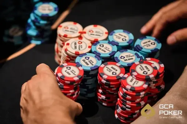 Four to Six: "Haui" is PLO Main Event Chipleader / "Miruska" keeps male competition in check in Classic Friday!