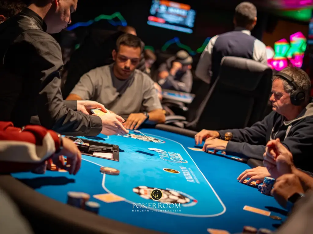 "Hempmaster" and "Didi777" reach a deal in the Felix Freezeout – CPF Main Event with opening flight!
