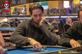 1D chip leader Mazouk cracks the million mark in the €1.5M gtd. Pirates‘ Poker Treasure Main Event!