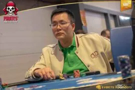 1D chip leader Mazouk cracks the million mark in the €1.5M gtd. Pirates‘ Poker Treasure Main Event!
