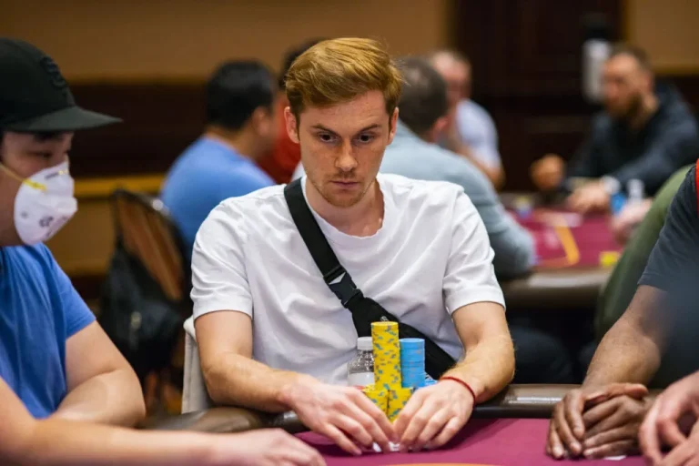 WSOPE #3: The COLOSSUS starts with Shaun Deeb in the lead!