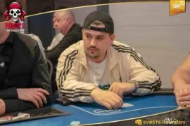 1D chip leader Mazouk cracks the million mark in the €1.5M gtd. Pirates‘ Poker Treasure Main Event!