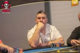 1D chip leader Mazouk cracks the million mark in the €1.5M gtd. Pirates‘ Poker Treasure Main Event!
